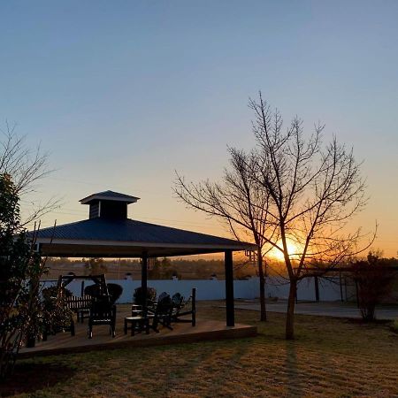Airport Lodge Newcastle Bagian luar foto