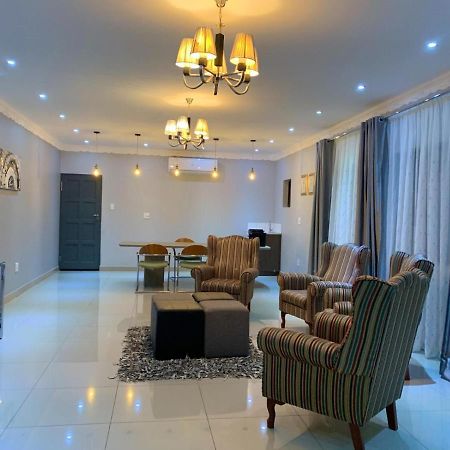 Airport Lodge Newcastle Bagian luar foto