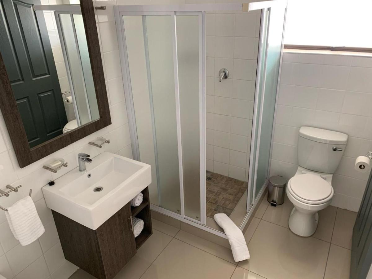 Airport Lodge Newcastle Bagian luar foto