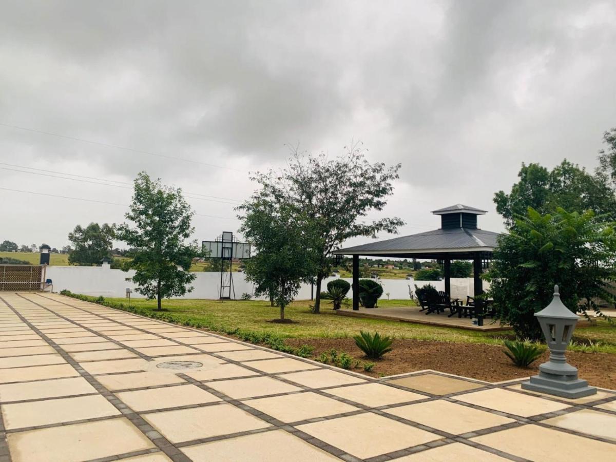 Airport Lodge Newcastle Bagian luar foto